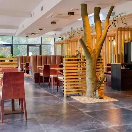 Hotel Utopia - Art & Nature Mons (Bergen)